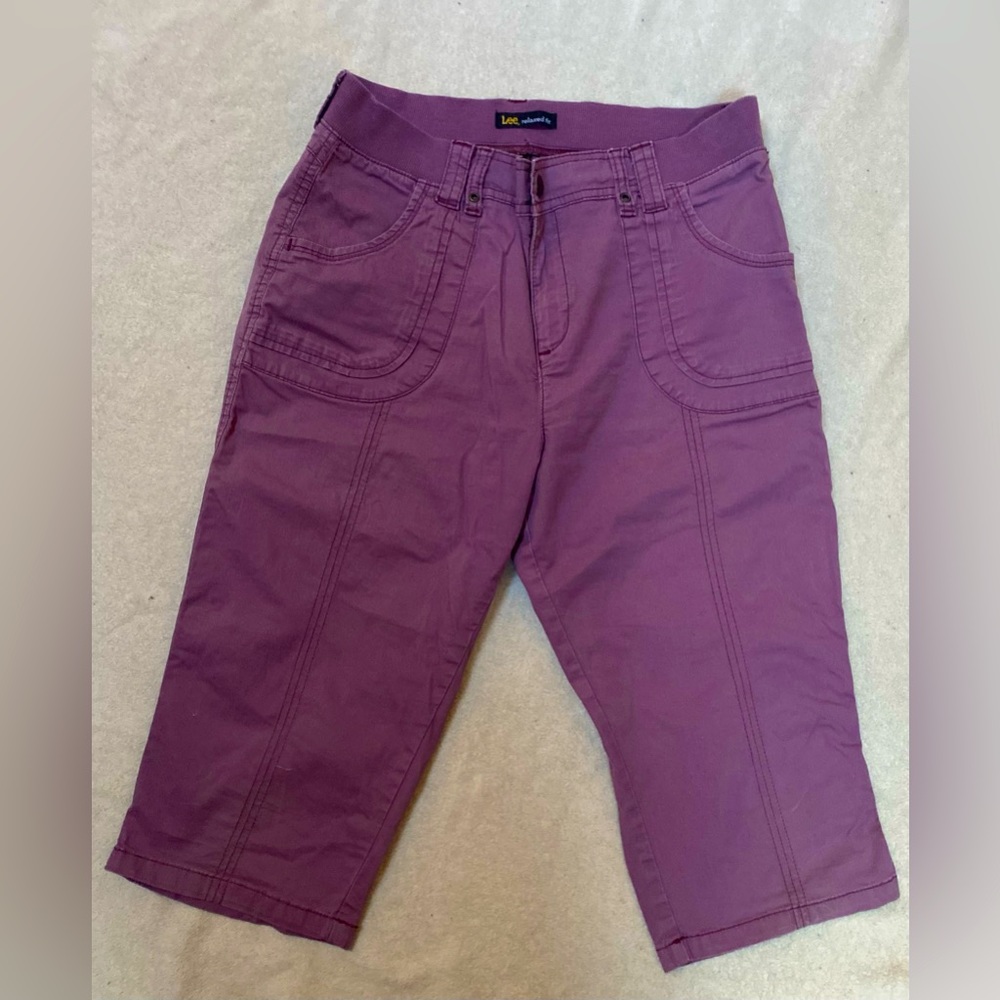 LEE relaxed fit, stretchy waist, purple capris. Size 10.